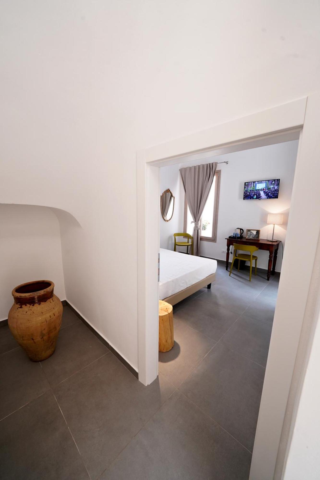 Ducas Rooms And Suite Lascari Eksteriør billede
