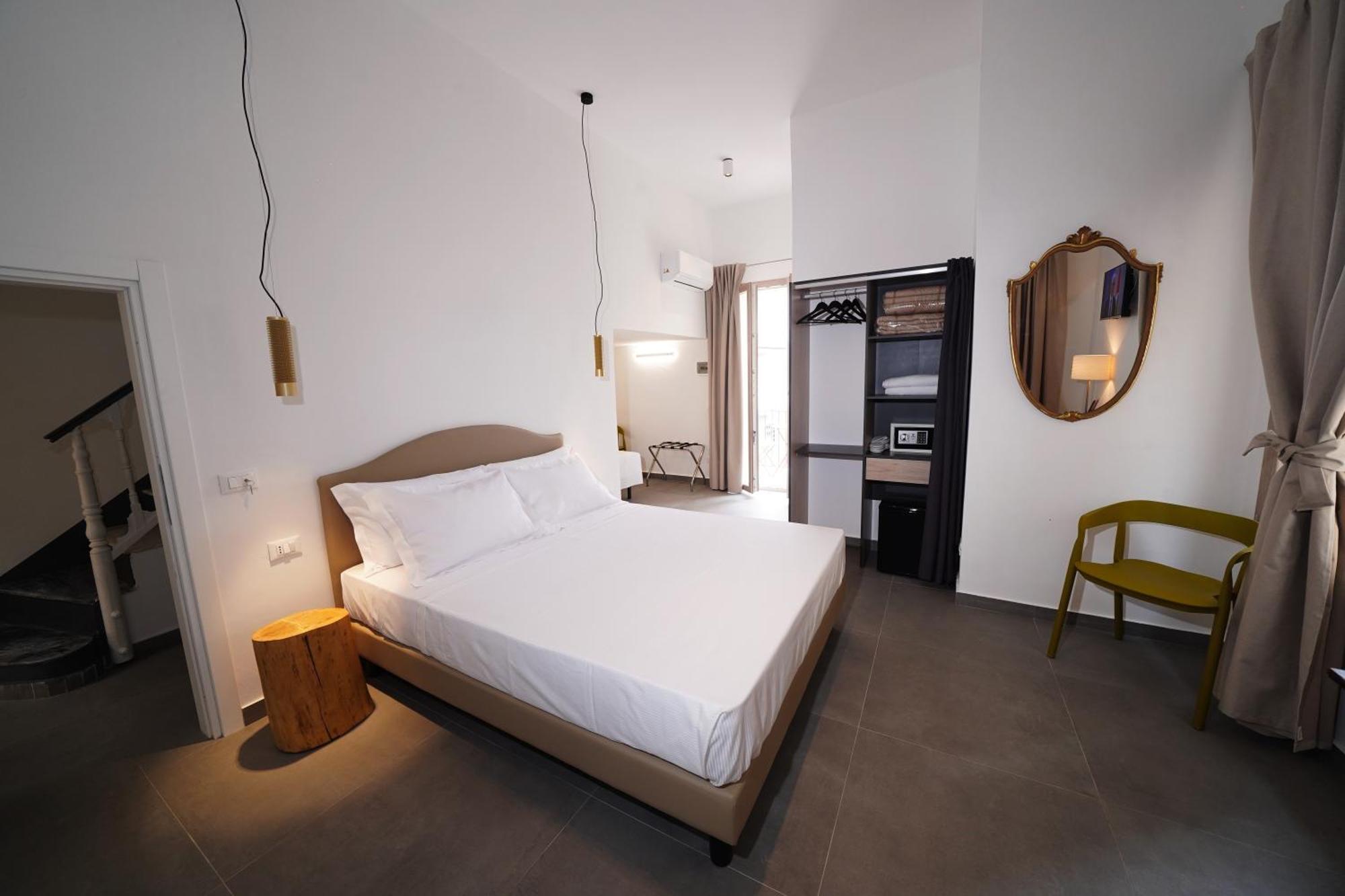Ducas Rooms And Suite Lascari Eksteriør billede