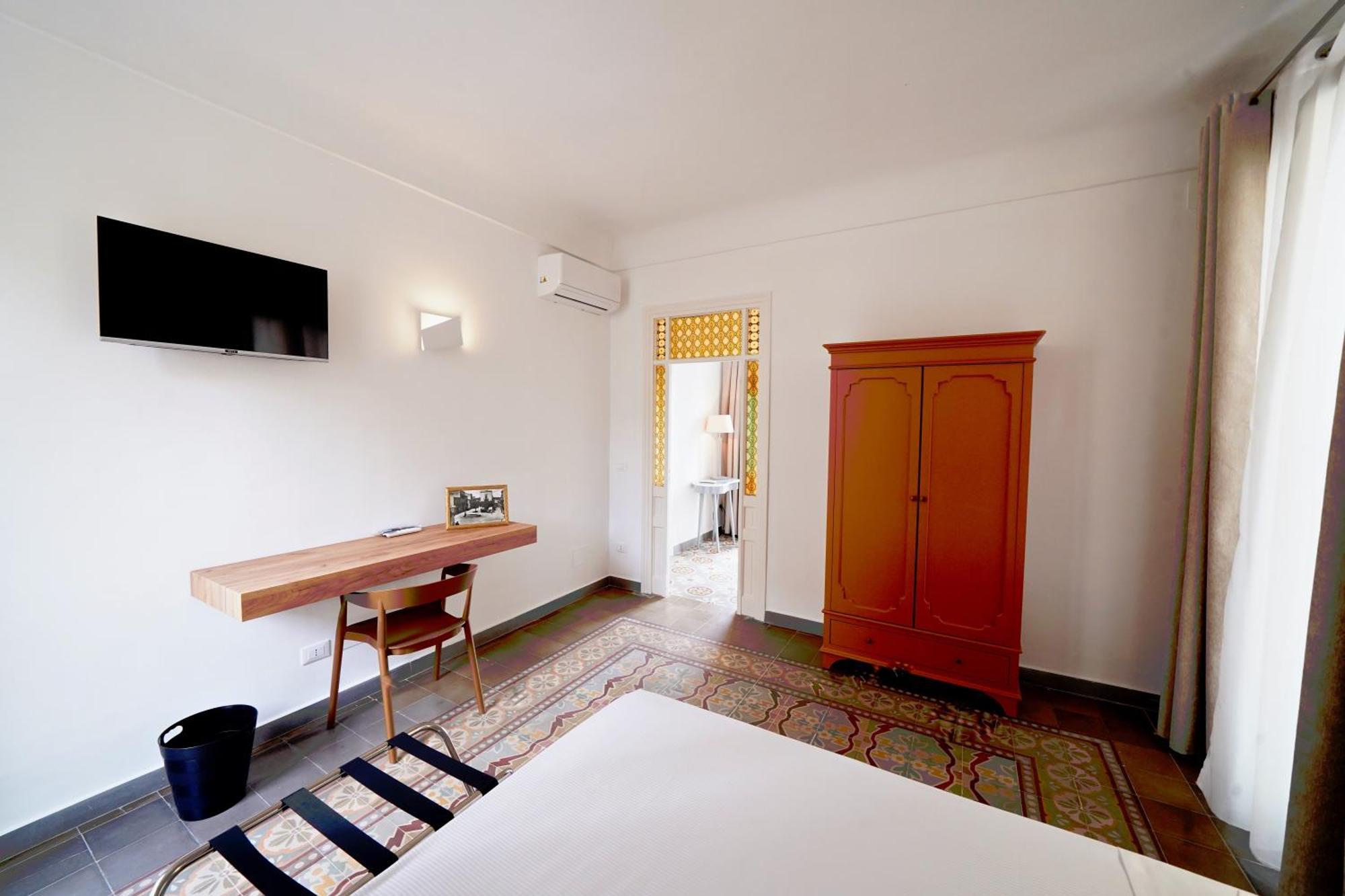 Ducas Rooms And Suite Lascari Eksteriør billede