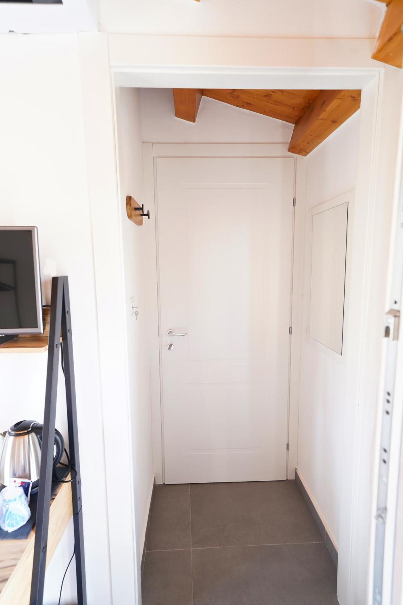 Ducas Rooms And Suite Lascari Eksteriør billede