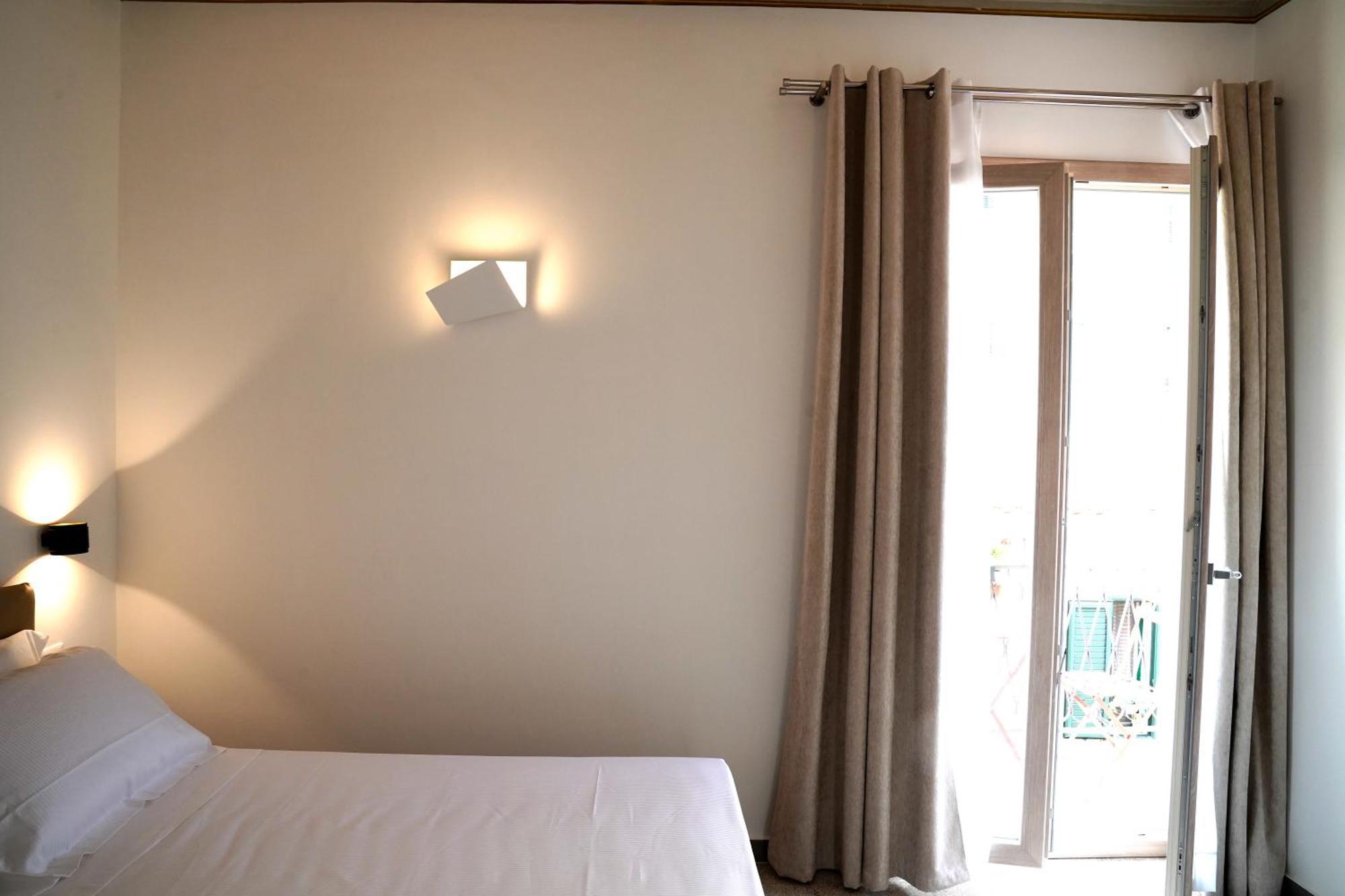 Ducas Rooms And Suite Lascari Eksteriør billede