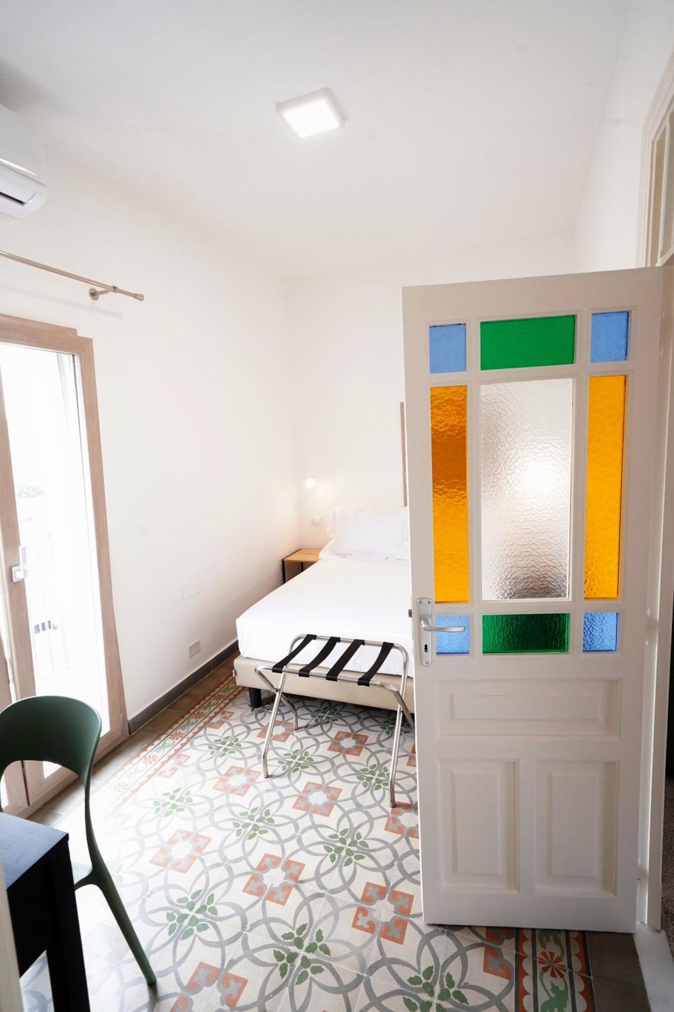Ducas Rooms And Suite Lascari Eksteriør billede
