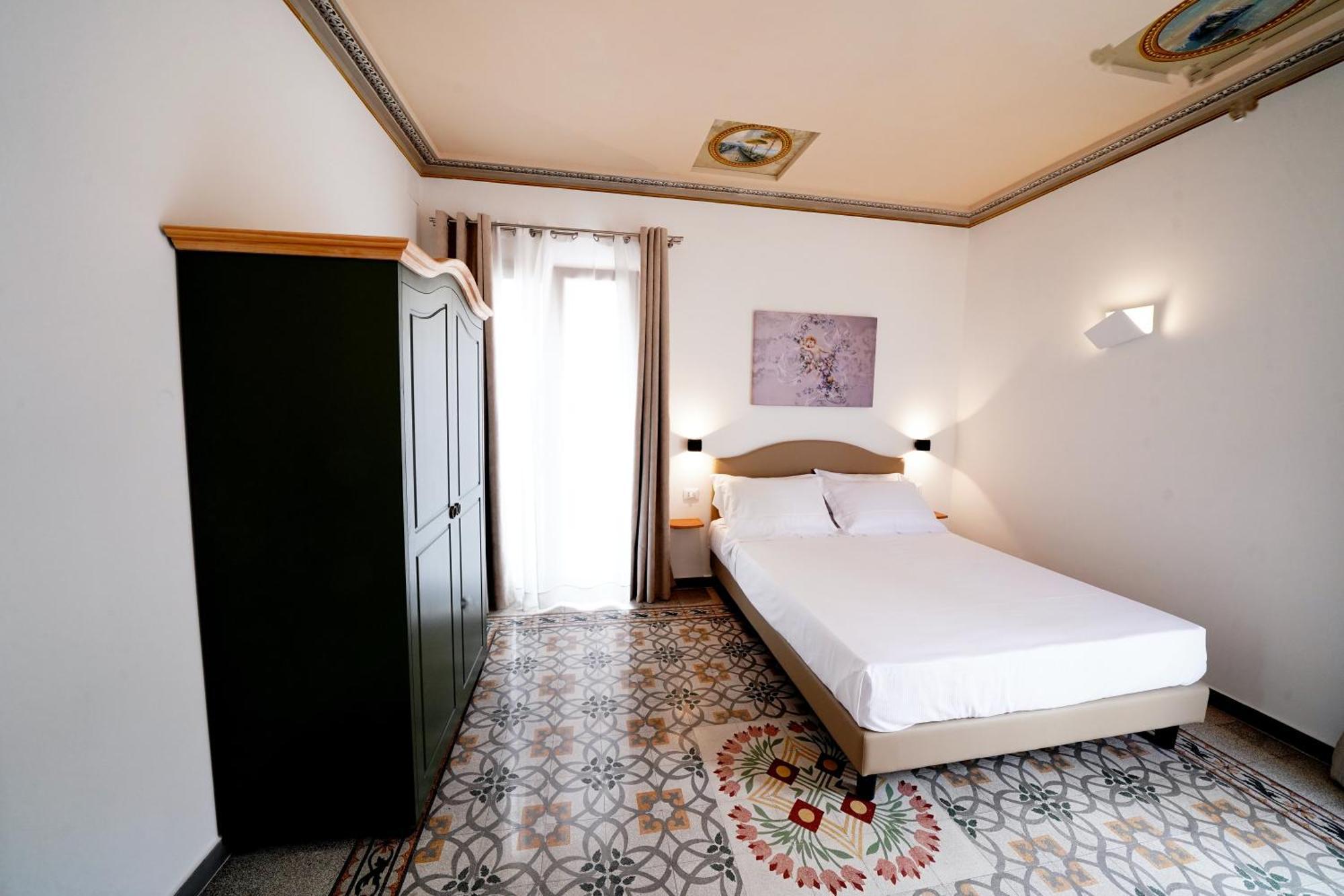 Ducas Rooms And Suite Lascari Eksteriør billede