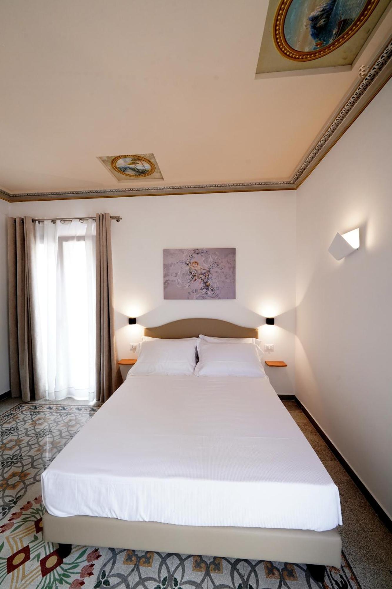 Ducas Rooms And Suite Lascari Eksteriør billede