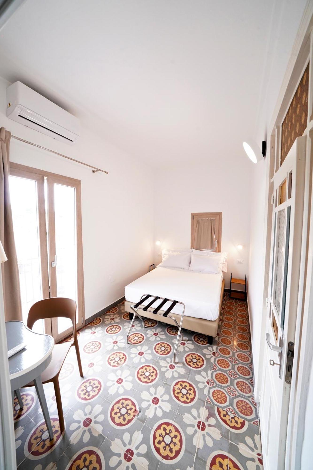 Ducas Rooms And Suite Lascari Eksteriør billede