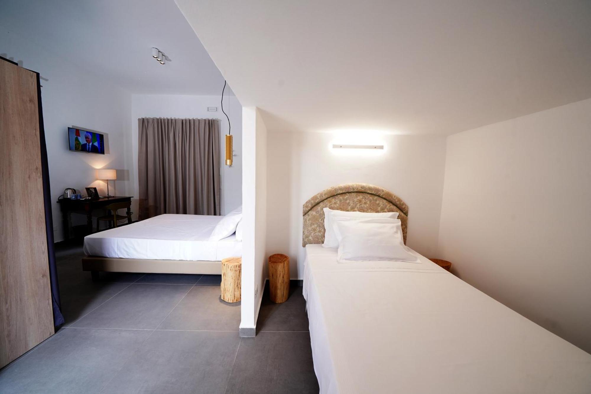 Ducas Rooms And Suite Lascari Eksteriør billede